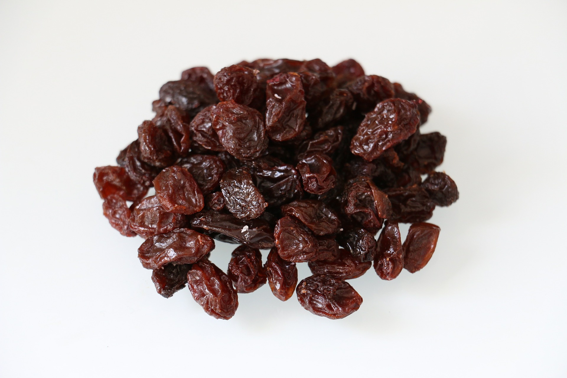 Grapes and raisins most dangerous food for dogs, unsafe food for dogs, most poisonous foods for dogs, deadly food to dogs